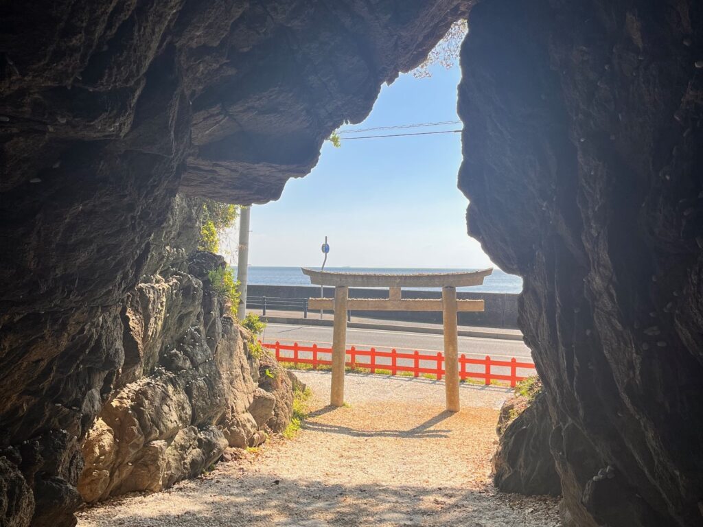 安乎岩戸信龍神社